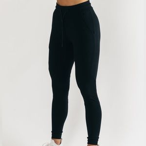 Alphalete Identity Joggers (white logo)